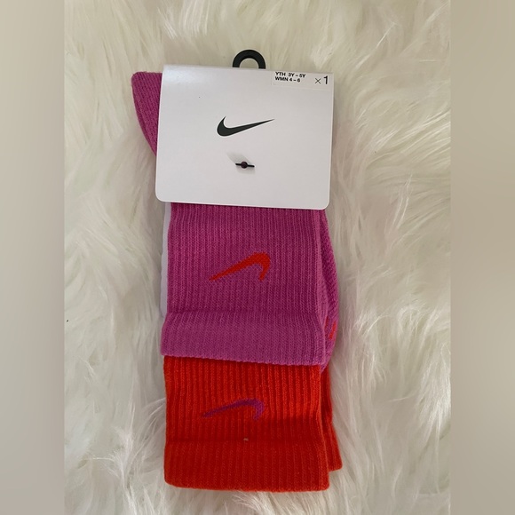 Nike Accessories - NIKE Everyday Plus Cushioned Socks / 1 pair
